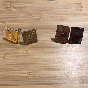 2 sets of cuff links - 1 Swank set